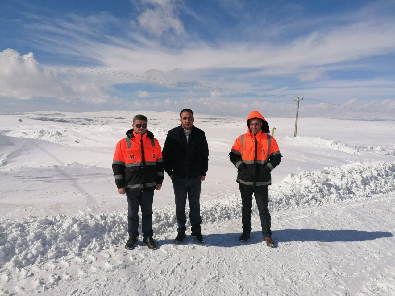 بارش برف موجب بسته شدن راه ۲۰ روستای مراغه شد